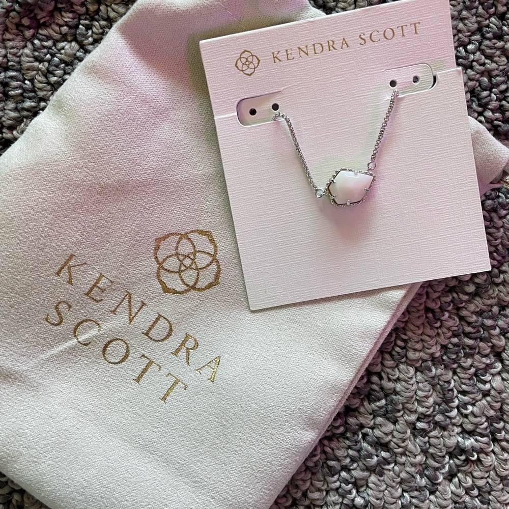 NWT - Kendra Scott - Tess silver necklace